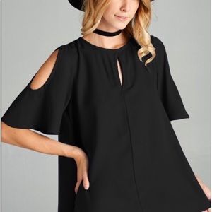 NWT BLACK SWING TOP W/OPEN SHOULDERS AND KEYHOLE
